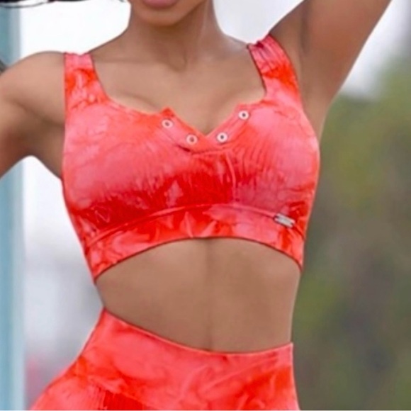 Bombshell Sportswear Red Ribbed Top - Picture 2 of 5